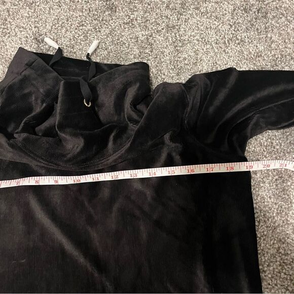 NWOT Susan Graver Weekend Petite PLUSHKNIT Funnel- Neck Tunic - Picture 9 of 10